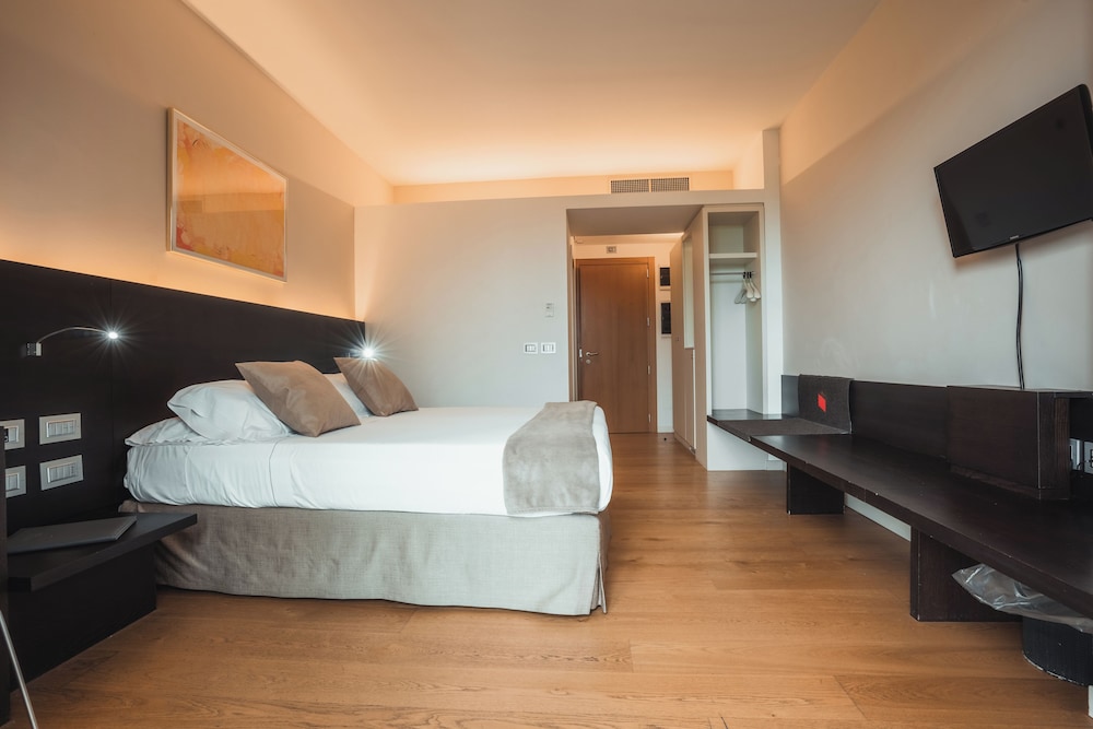 

Milano - Castelnuovo del Garda - Mod 05 Bike Hotel