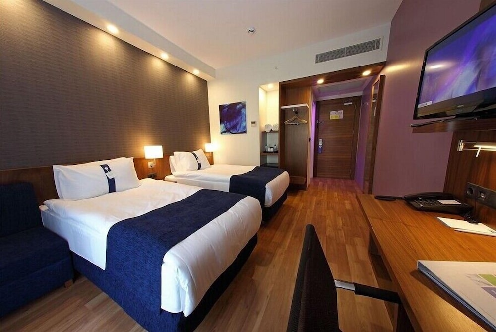 

Milano - Manisa - Holiday Inn Express Manisa - West
