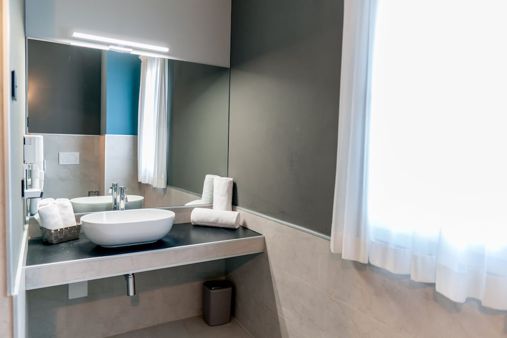 

Bari - Castelnuovo del Garda - K MODERN HOTEL
