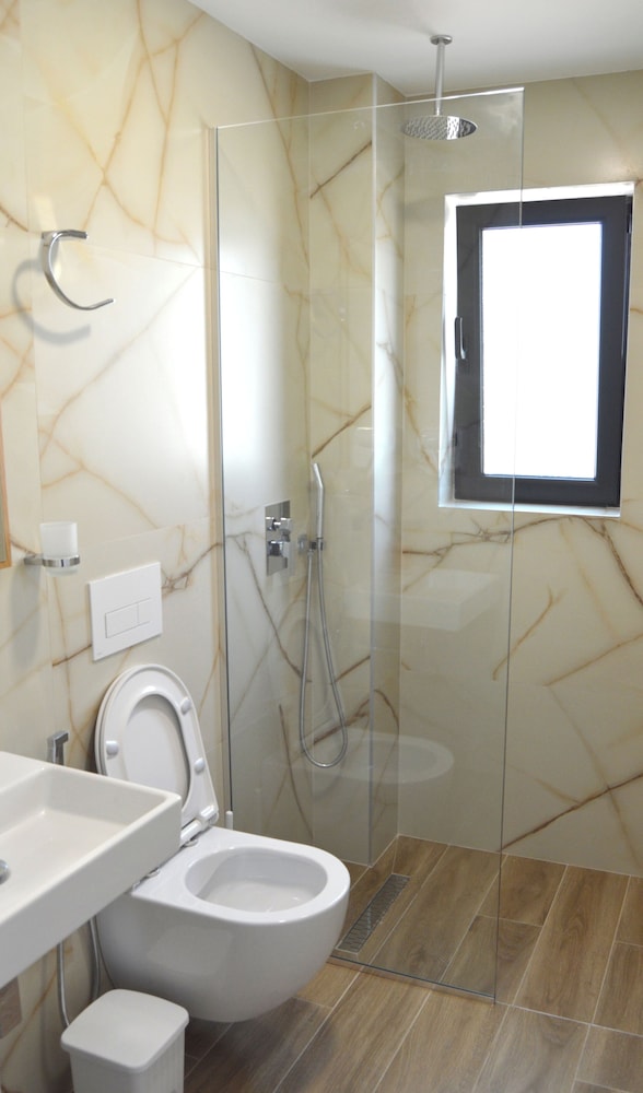 

Torino - Ksamil - Hotel Paja