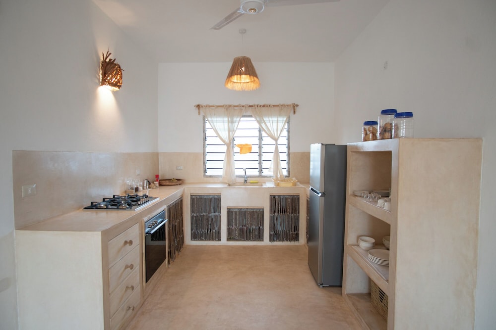 

Bologna - Watamu - Rafiki Tamu Residential Resort