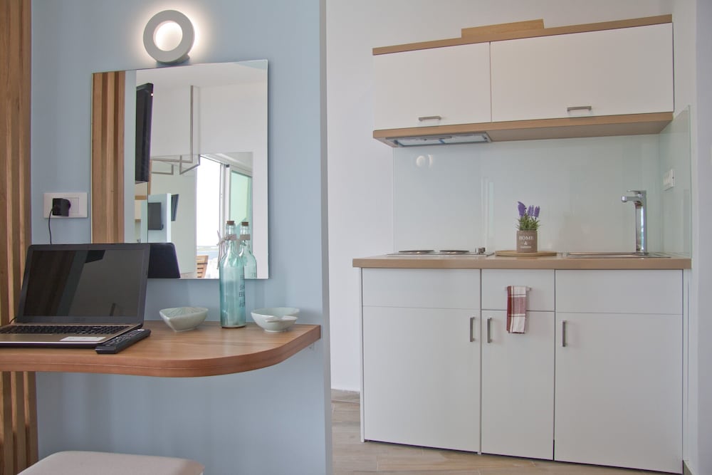 

Palermo - Soúda - Christina Beach Hotel