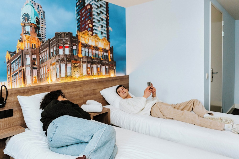 

Bari - Rotterdam - Rotterdam Teleport Hotel