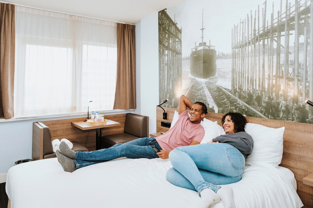 

Napoli - Rotterdam - Rotterdam Teleport Hotel