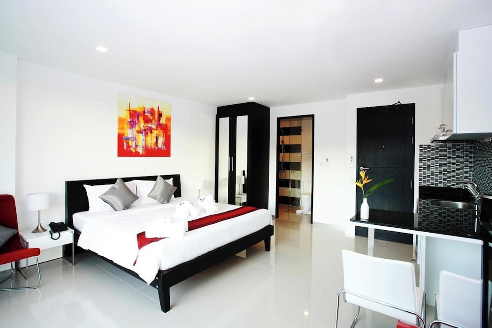 

Lamezia Terme - Rawai Beach - One World One Home Naiharn Hotel