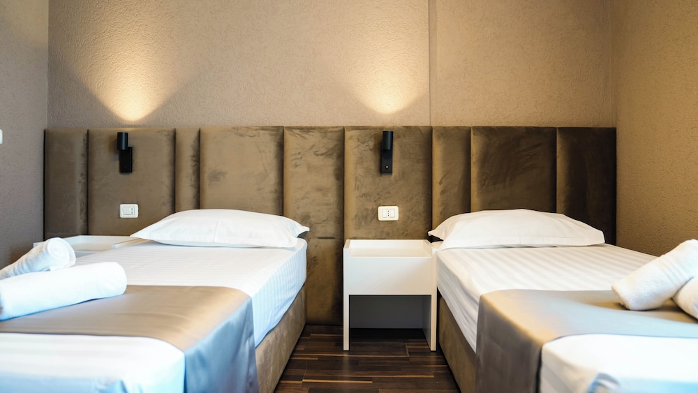 

Verona - Durrës - Hotel Majestic