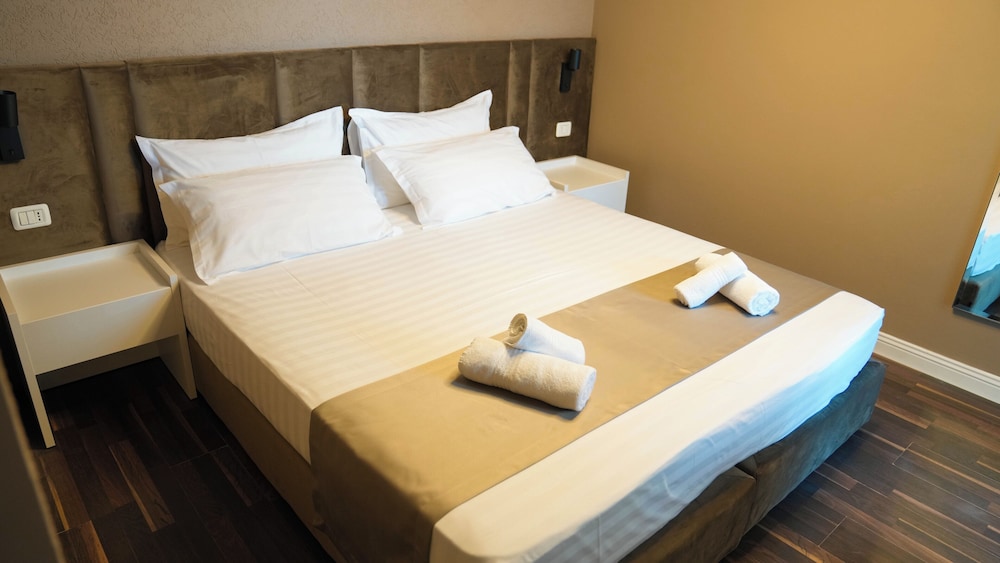 

Bologna - Durrës - Hotel Majestic
