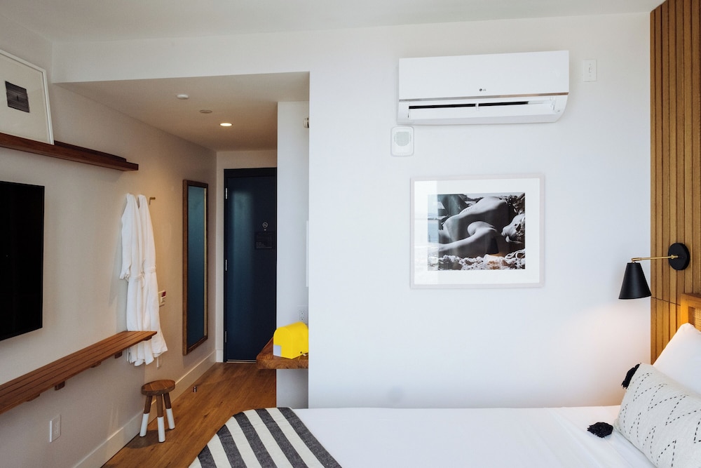 

Verona - New York - Aeroporto JFK - The Rockaway Hotel