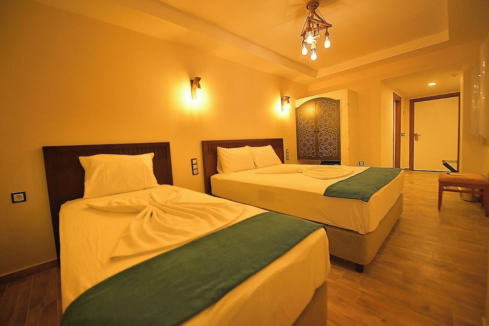 

Napoli - Midyat - MİDYAT LADİNOS OTEL