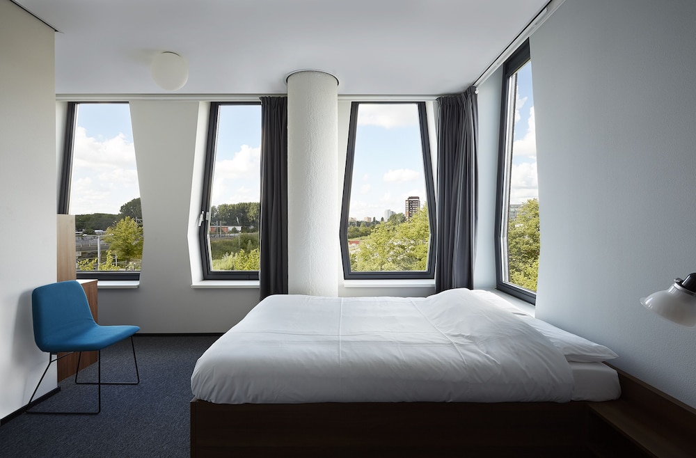 

Bari - Zaandam - The Social Hub Amsterdam West 4 star