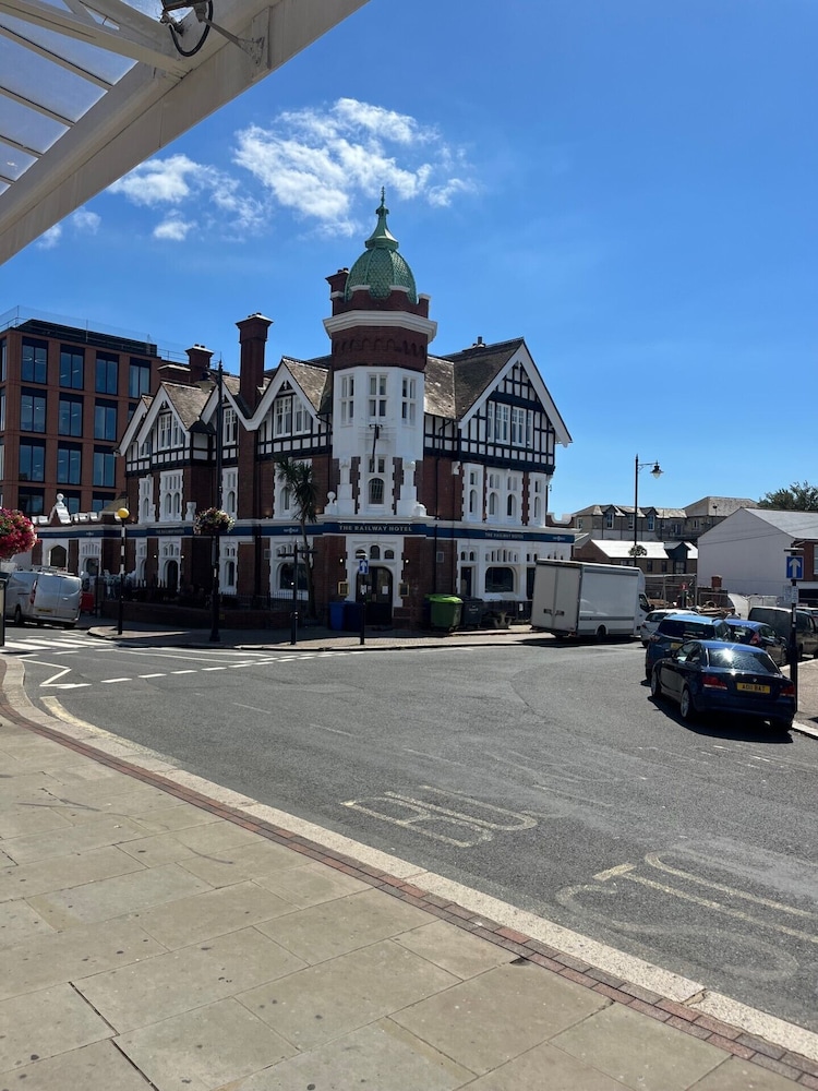 

Roma - Worthing - The Railway Hotel Worthing