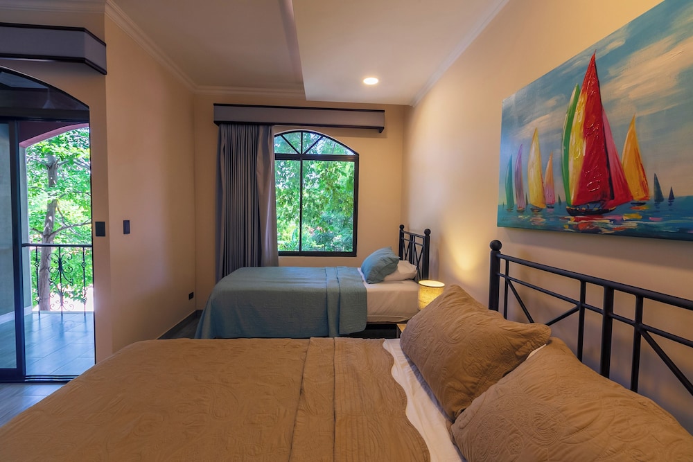 

Roma - Playa Conchal - Casas del Toro Playa Flamingo