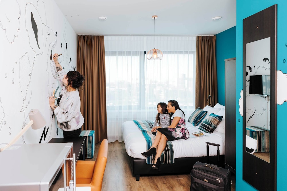 

Napoli - Delft - The Hague Teleport Hotel