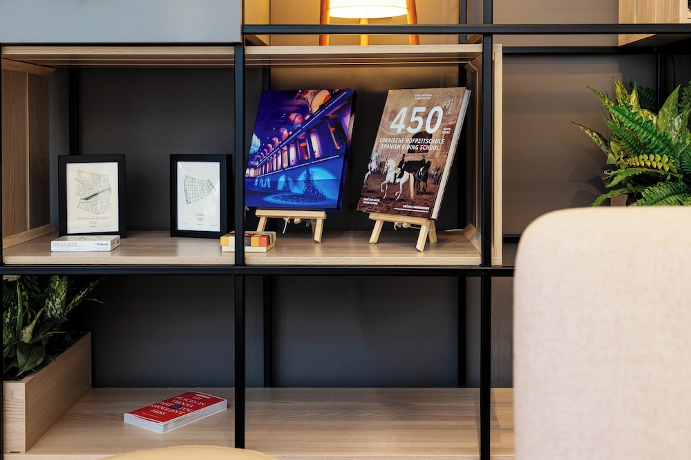 

Lamezia Terme - Vienna - IntercityHotel Wien