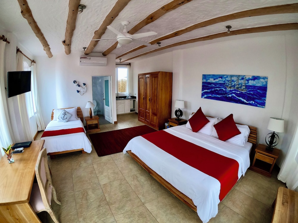 

Venezia - Puerto Ayora - Angermeyer Waterfront Inn