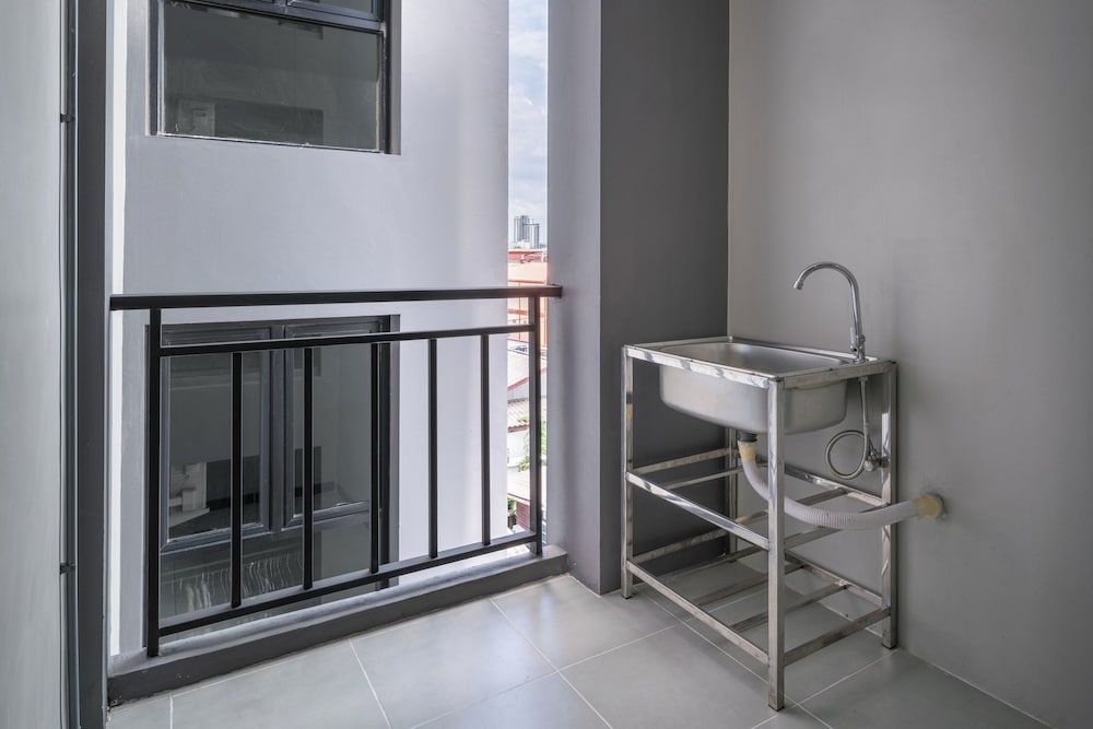 

Milano - Pak Kret - iCheck inn Darisa Ngamwongwan