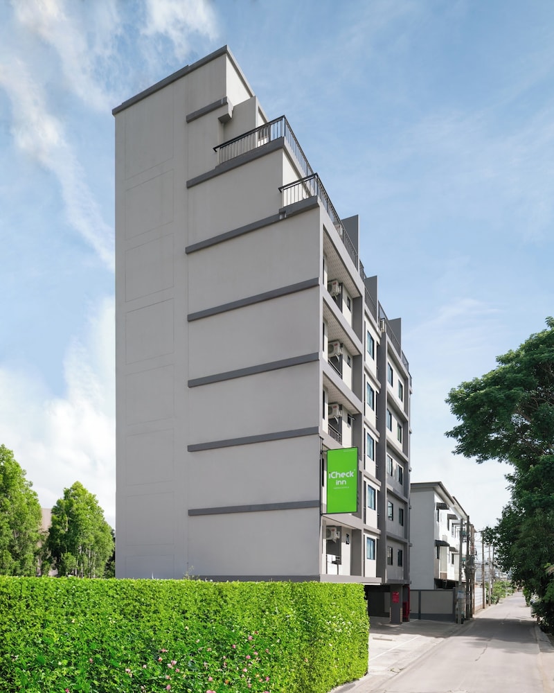 

Milano - Pak Kret - iCheck inn Darisa Ngamwongwan