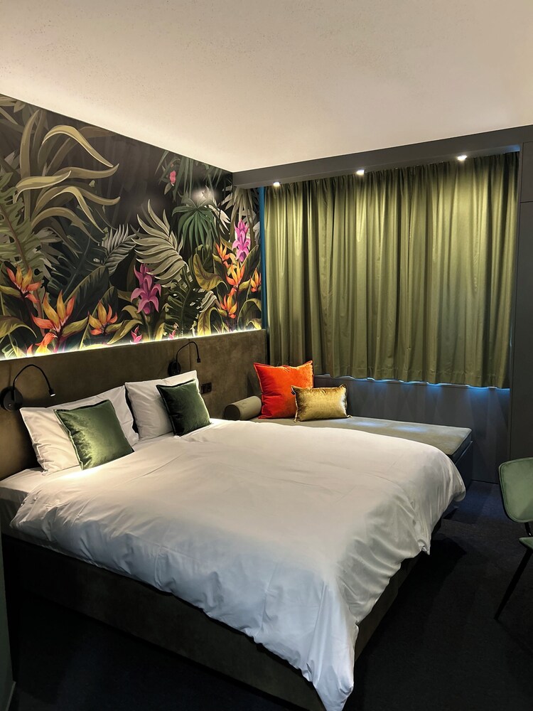 

Napoli - Friedberg - Rugs Hotel Augsburg City