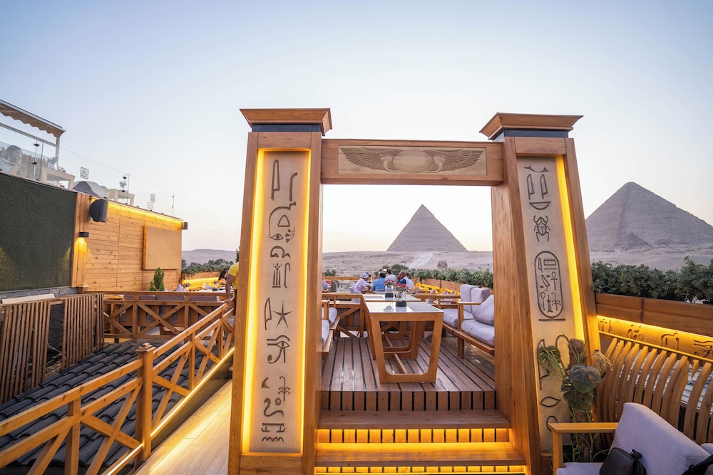 

Catania - Il Cairo - Great Pyramid Inn