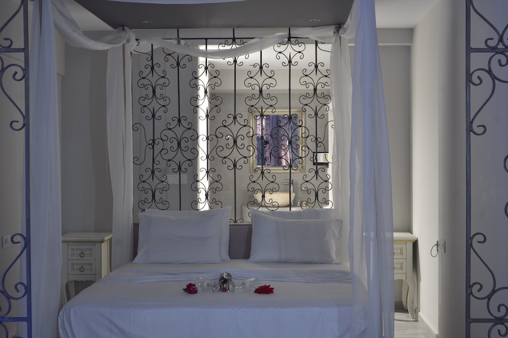

Milano - Kalpaki - Anagenessis Resort