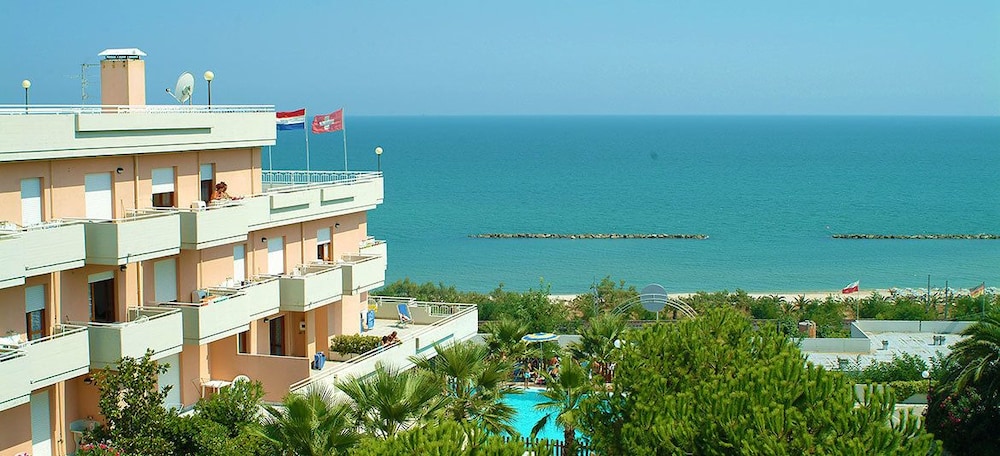 

Bologna - Abruzzo e Marche - Residence Club Azzurro