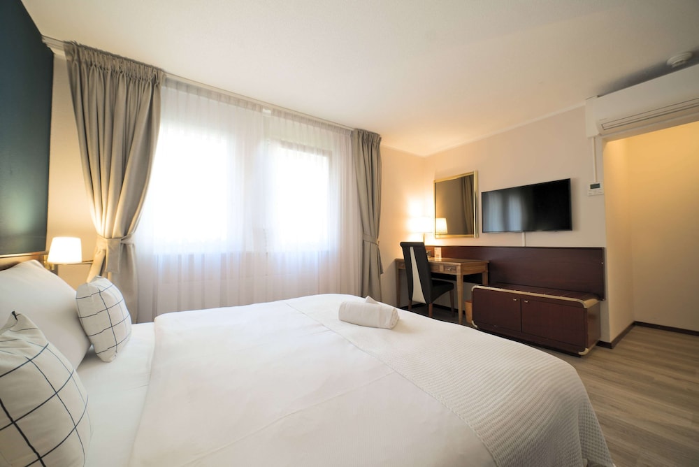 

Napoli - Losanna - Tulip Inn Beaulieu Lausanne