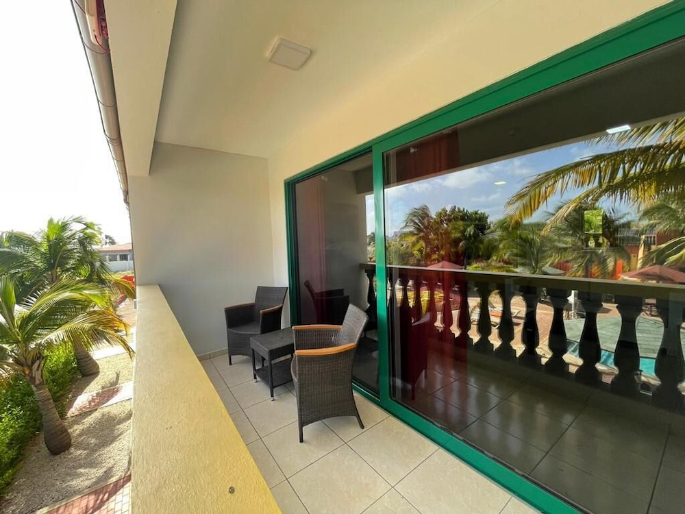 

Bologna - Palm Beach - Del Rey Apartments