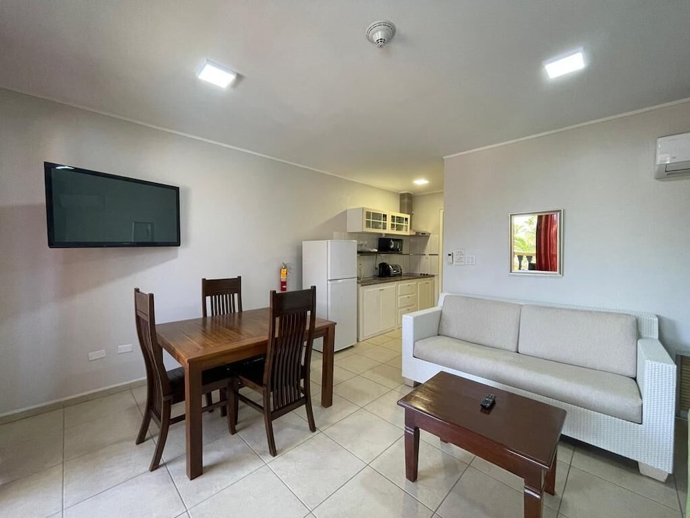 

Bologna - Palm Beach - Del Rey Apartments