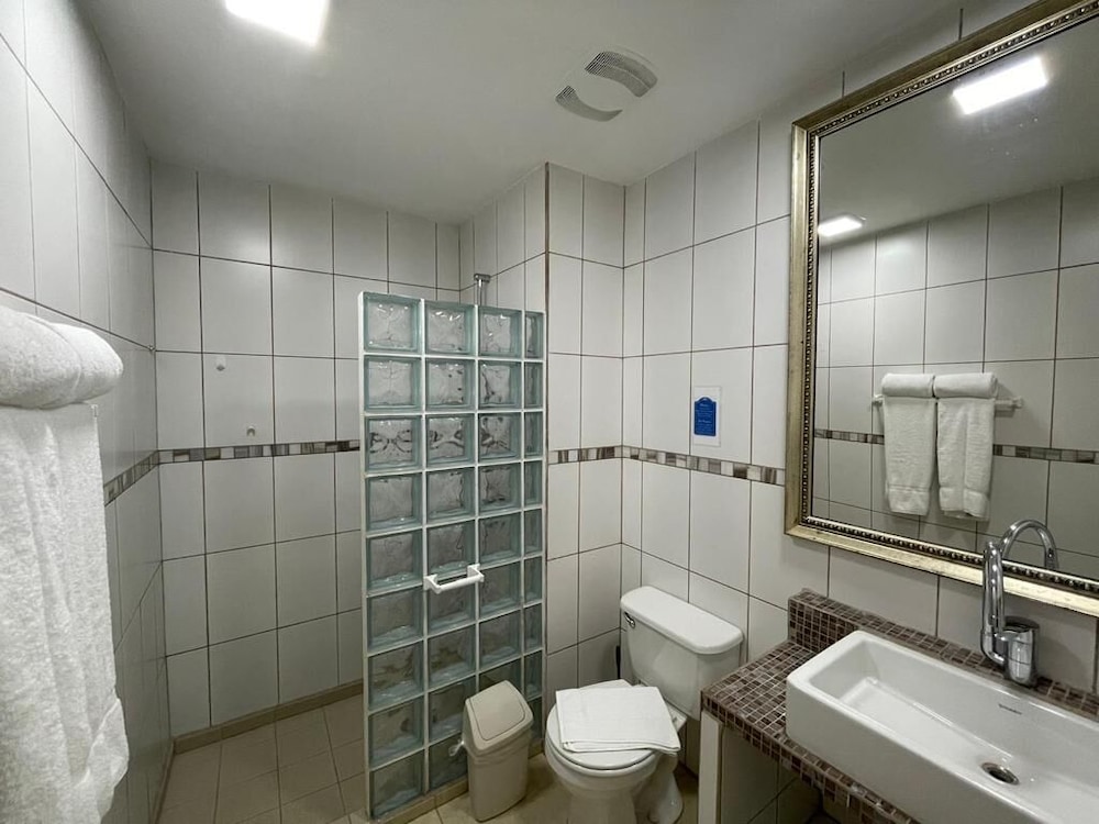 

Roma - Palm Beach - Del Rey Apartments