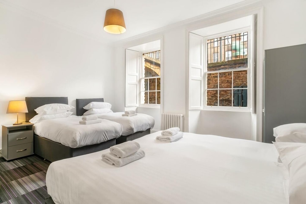 

Bari - Leith - The Place Hotel