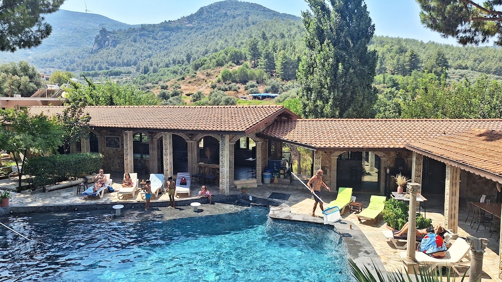

Milano - Izmir, Turchia - Atillas Getaway