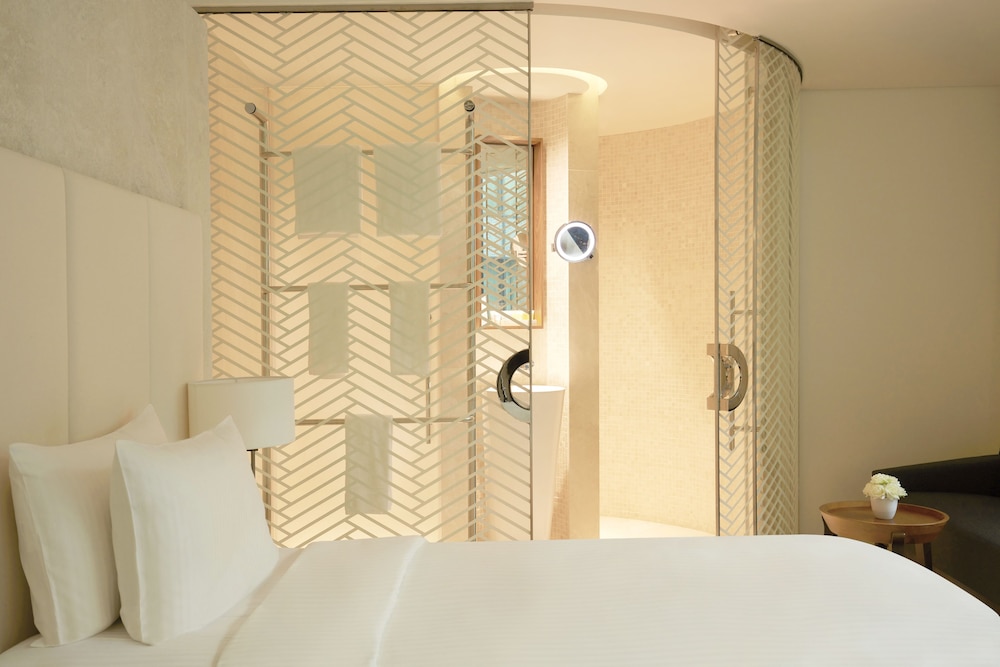 

Bologna - Seeb - Aerotel Muscat - Airport Transit Hotel
