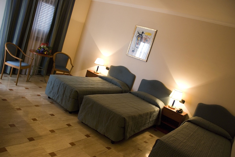 

Milano - Torvajanica - Hotel Palace 2000