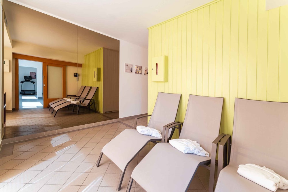 

Napoli - Brunn am Gebirge - PLAZA Premium Wien