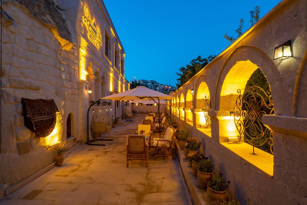 

Bologna - Nevsehir - CAPPANAR CAVE HOTEL