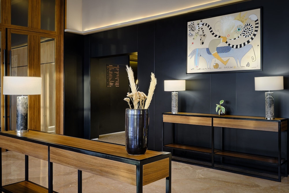

Palermo - Sukrah - Tunis Marriott Hotel