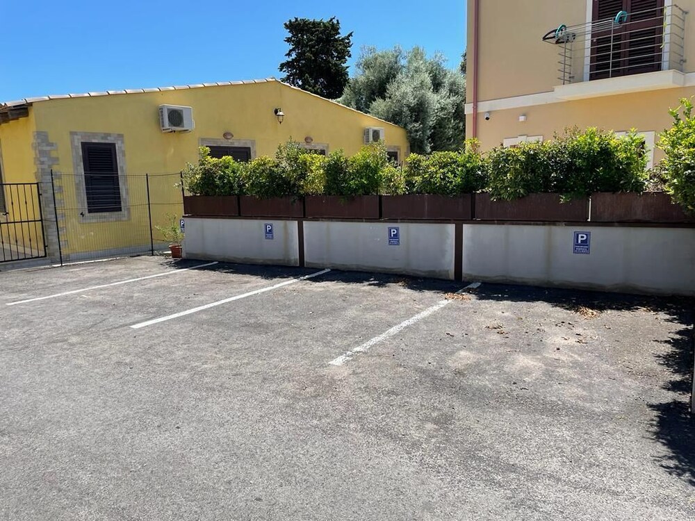 

Milano - Cassibile Di Siracusa - Le Case Al Quadrato