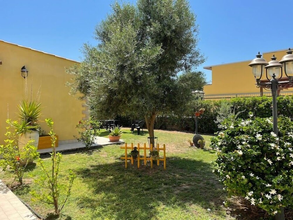 

Milano - Cassibile Di Siracusa - Le Case Al Quadrato