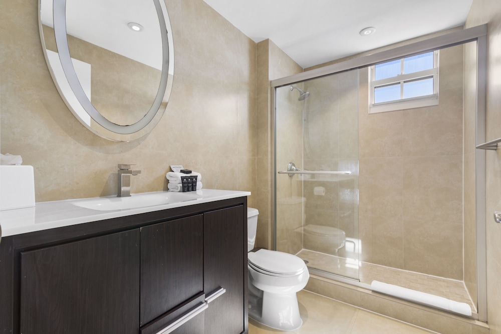 

Milano - Key Biscayne - Fortune House Hotel Suites