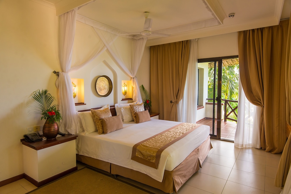 

Napoli - Mangapwani - Sea Cliff Resort & Spa