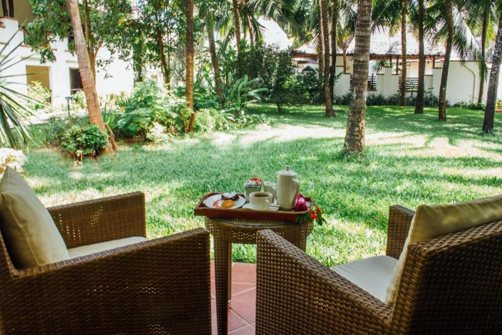 

Bologna - Mangapwani - Sea Cliff Resort & Spa