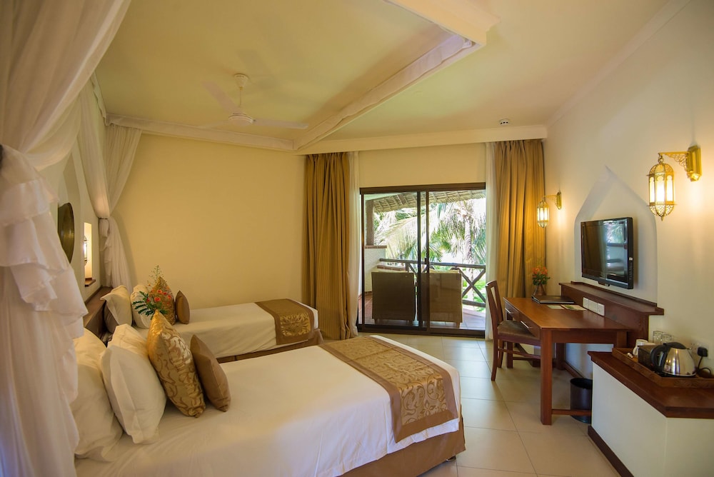 

Catania - Mangapwani - Sea Cliff Resort & Spa