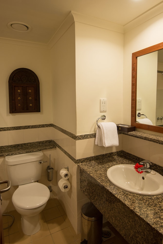 

Brindisi - Mangapwani - Sea Cliff Resort & Spa