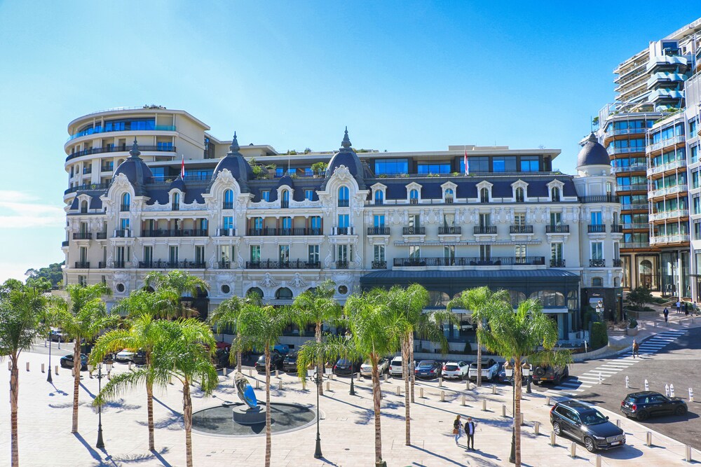 

Cagliari - Saint-Tropez - Hôtel de Paris Monte-Carlo