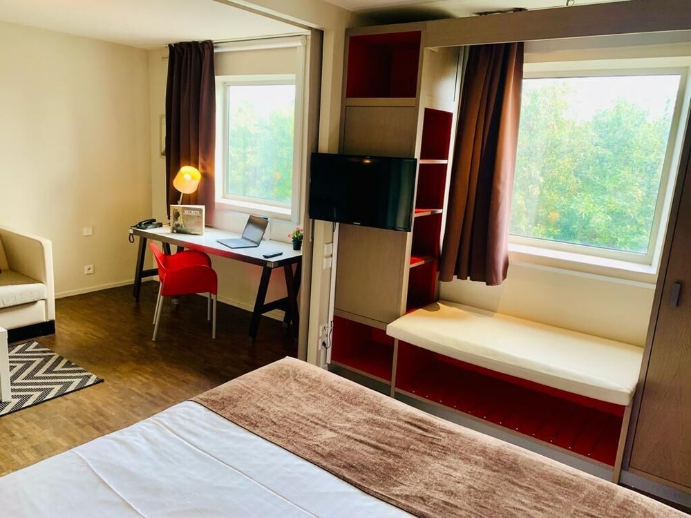 

Roma - Paris Charles de Gaulle - Standing Hotel Suites by Actisource