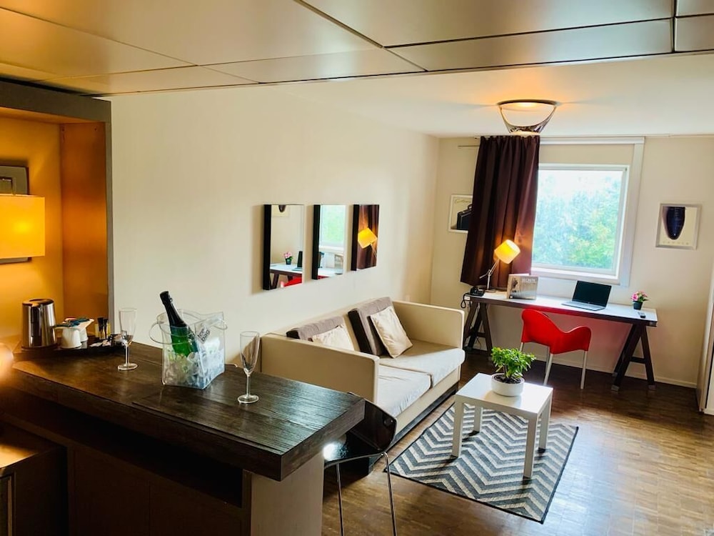 

Torino - Tremblay En France - Standing Hotel Suites by Actisource