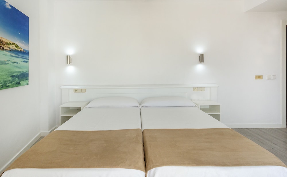 

Bari - El Arenal - Hotel Kilimanjaro