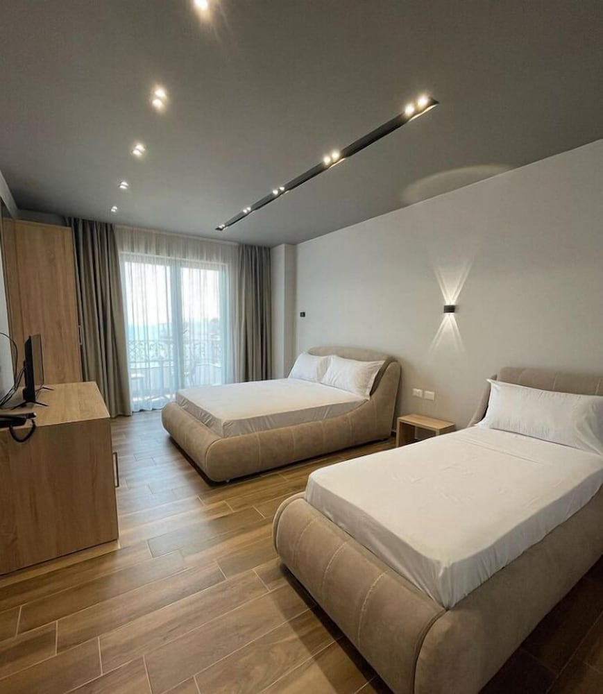 

Verona - Durrës - Hotel Lubjana