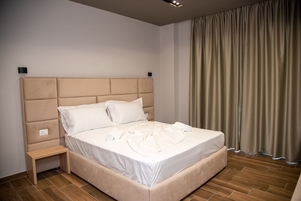 

Milano - Durrës - Hotel Lubjana