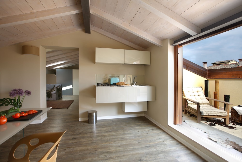 

Milano - Bardolino - Corte San Luca Apartments